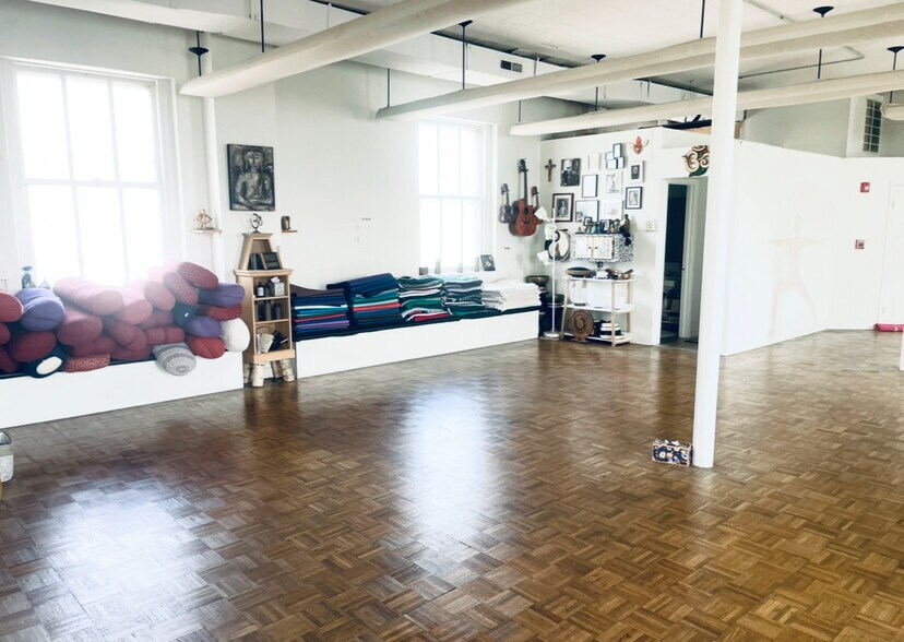 More Photos Of 4949 Forest Ave, Downers Grove Office For Lease