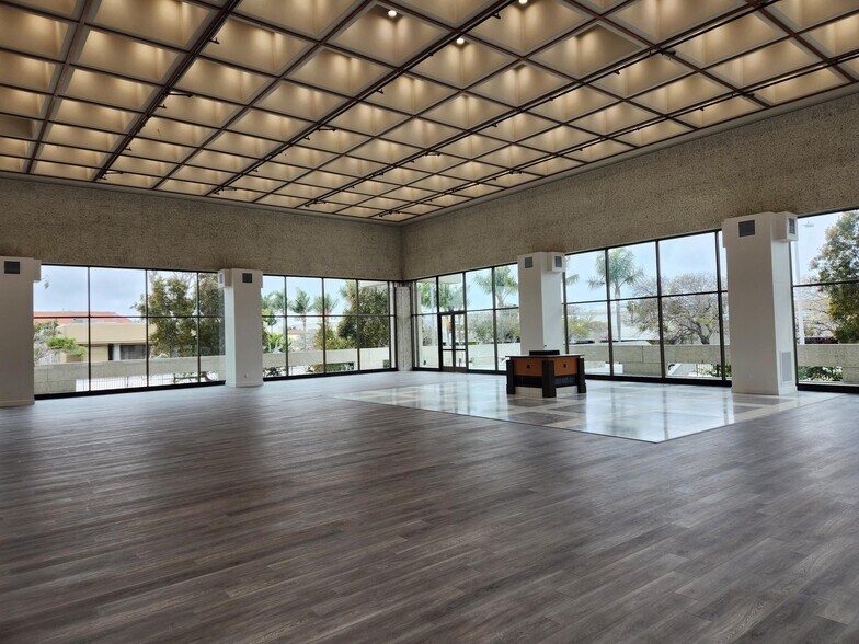 More Photos Of 250 S Mills Rd, Ventura Office For Lease