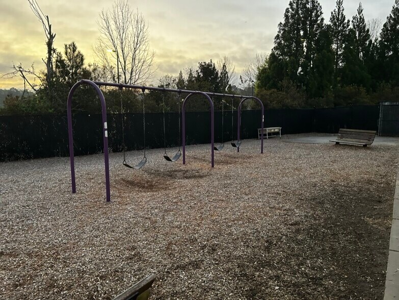 More Photos Of 5845 Campbellton Rd SW, Atlanta Daycare Center For Sale