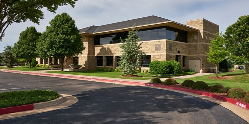 Primary Photo Of 2601 Kelley Pointe Pky, Edmond Medical For Sale