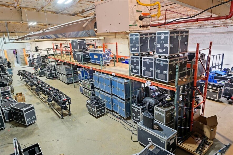 More Photos Of 14857 Martinville Rd, Belleville Warehouse For Lease