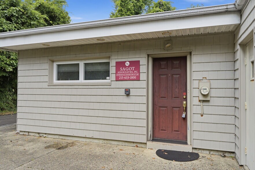 More Photos Of 3157 Mechanicsville Rd, Eddington Medical For Sale