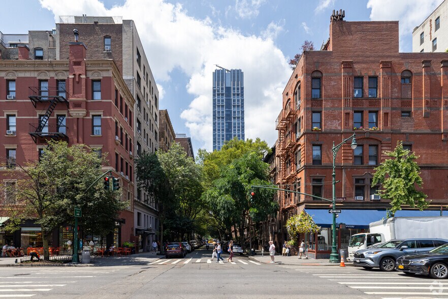 More Photos Of 106 W 69th St, New York Apartments For Lease