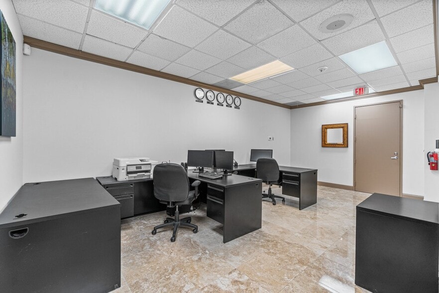 More Photos Of 3333 W Commercial Blvd, Fort Lauderdale Medical For Sale