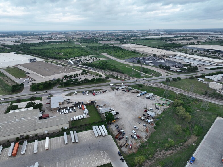 More Photos Of 3900 N Beach St, Haltom City Warehouse For Sale