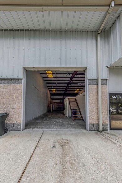 More Photos Of 565 Frederica Ln, Dunedin Warehouse For Lease
