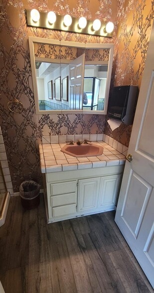 More Photos Of 10722 Arrow Route, Rancho Cucamonga Showroom For Lease