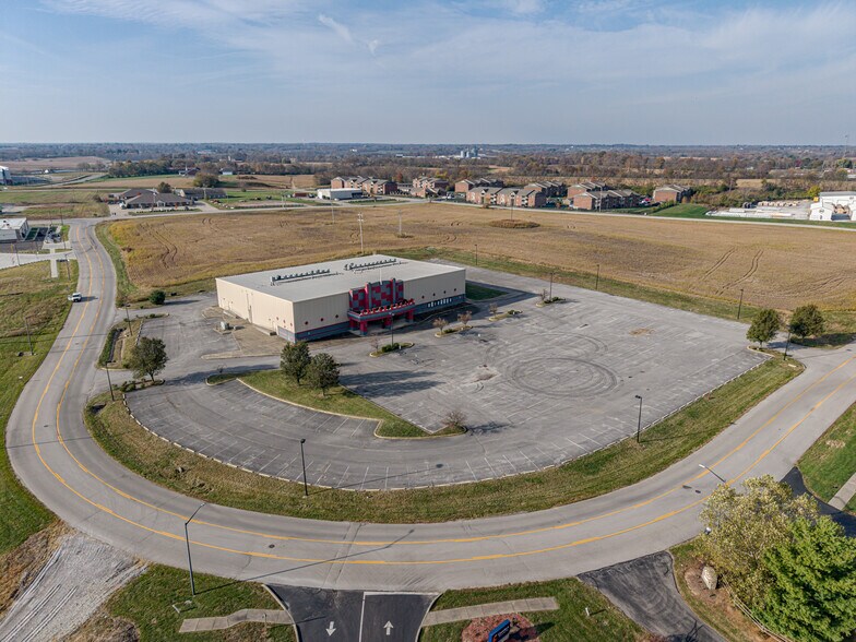 More Photos Of 250 Breighton Cir, Shelbyville Movie Theatre For Sale