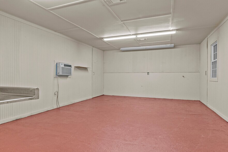 More Photos Of 4200 US-82 Hwy, Dawson Flex For Lease