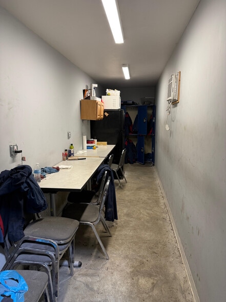 More Photos Of 4635 Northfield Rd, Cleveland Freestanding For Lease