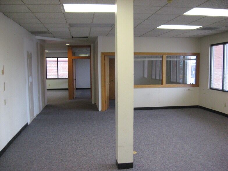More Photos Of 311 S Main St, O'Fallon Office For Lease