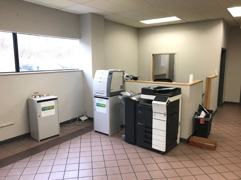 More Photos Of 30 Pocono Rd, Brookfield Warehouse For Sale