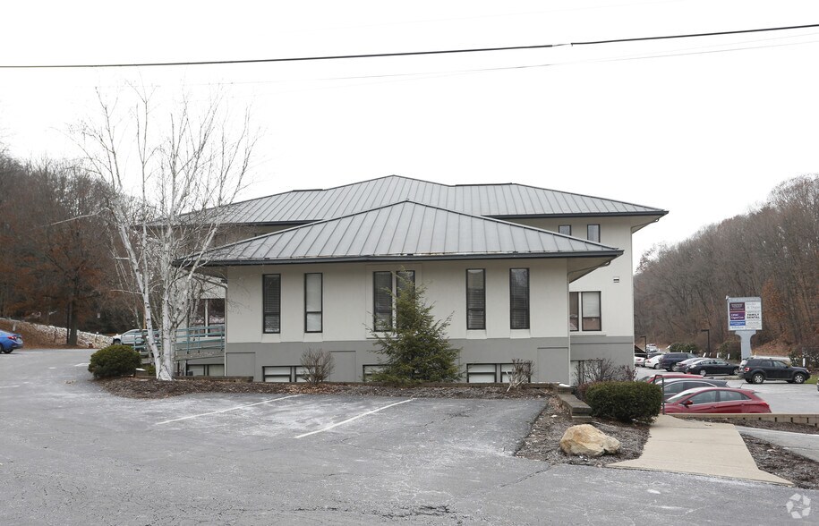 More Photos Of 9401 McKnight Rd, Pittsburgh Office For Lease