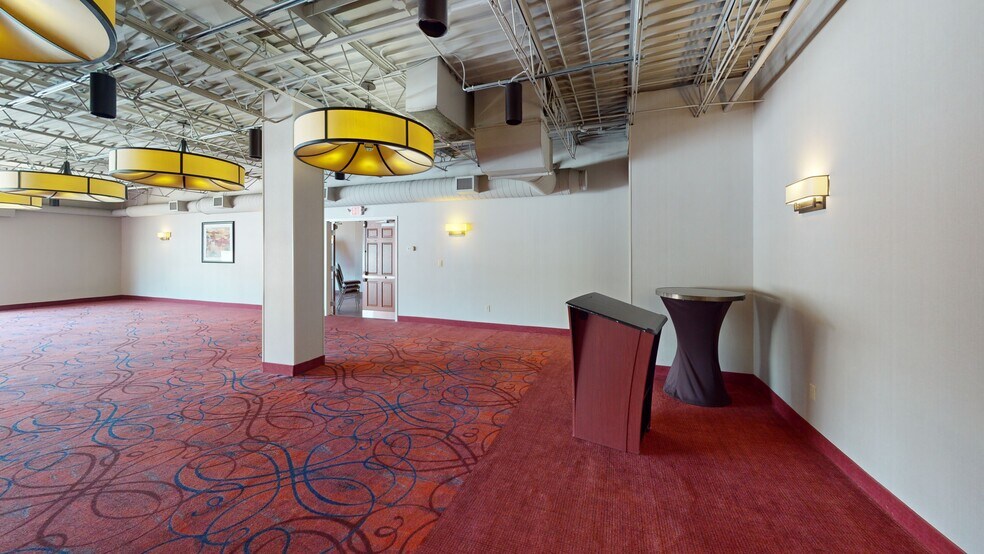 More Photos Of 21 Front St, Manchester Sports And Entertainment For Lease
