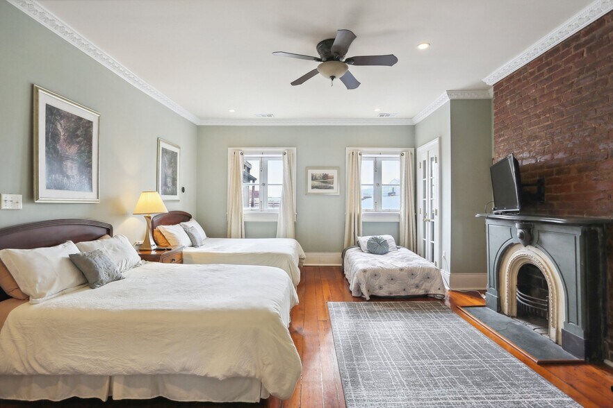 More Photos Of 842 Camp St, New Orleans Specialty For Sale