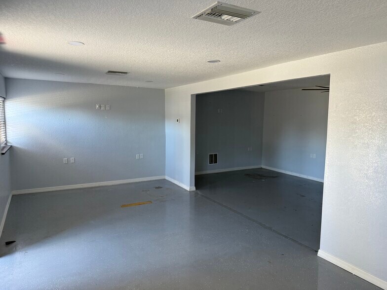 More Photos Of 8132 Cormel St, Port Richey Industrial For Lease