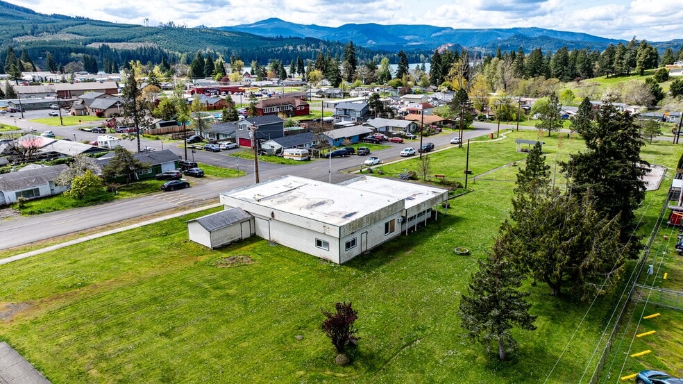 More Photos Of 107 E 3rd St, Lowell Flex For Sale