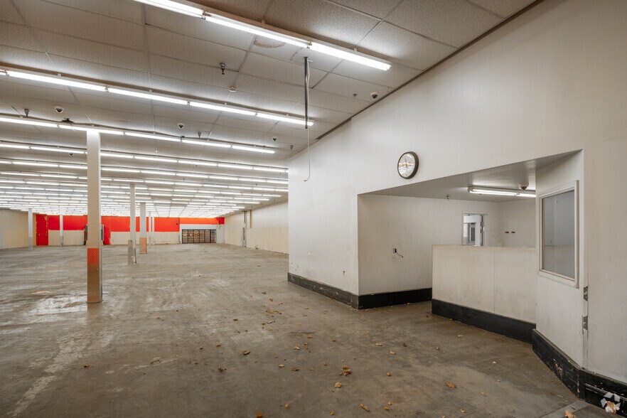 More Photos Of 20425-20427 Plymouth Rd, Detroit Freestanding For Sale