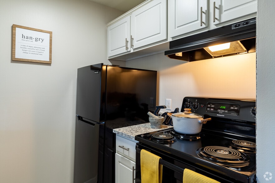 More Photos Of 28301 Franklin Rd, Southfield Multifamily For Sale