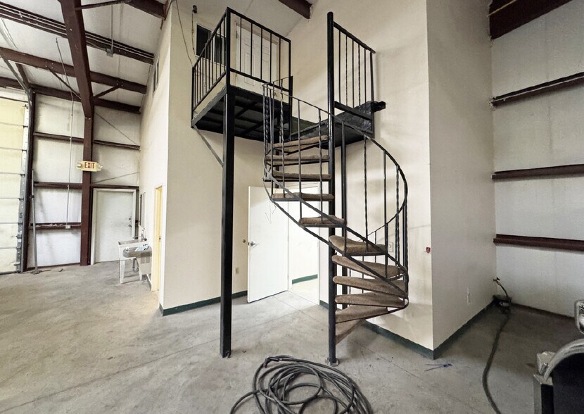 More Photos Of 3020 Todos Santos Dr NW, Albuquerque Warehouse For Sale