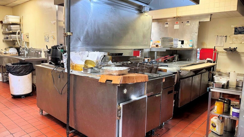 More Photos Of 630 S Frontage Rd, Wisconsin Dells Fast Food For Sale