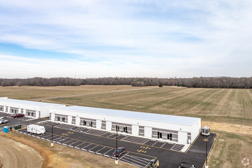More Photos Of 8129 Pine Ridge Rd, Mechanicsville Light Distribution For Lease