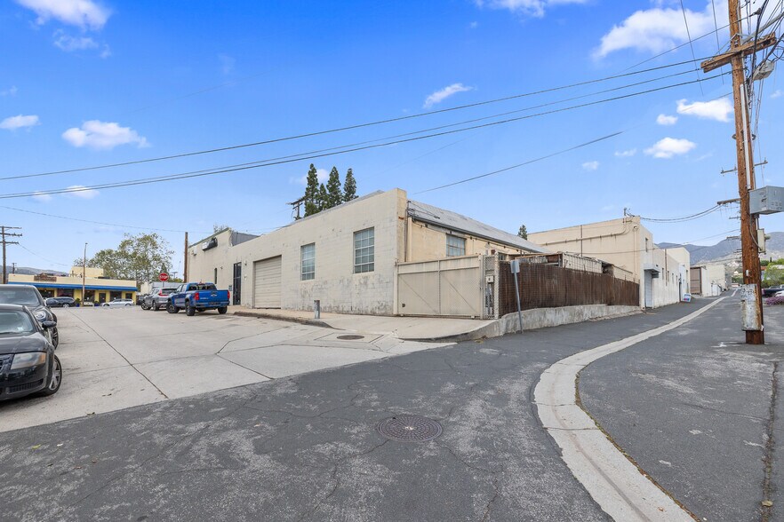 More Photos Of 3450 N Verdugo Rd, Glendale Storefront For Sale