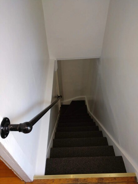 More Photos Of 203 Sanford St, Rochester Specialty For Sale