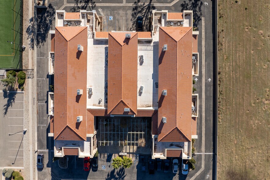 More Photos Of 3166 E Palmdale Blvd, Palmdale Office For Sale