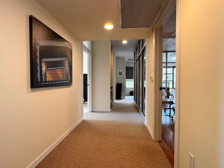 More Photos Of 669 Berkmar Ct, Charlottesville Office For Sale