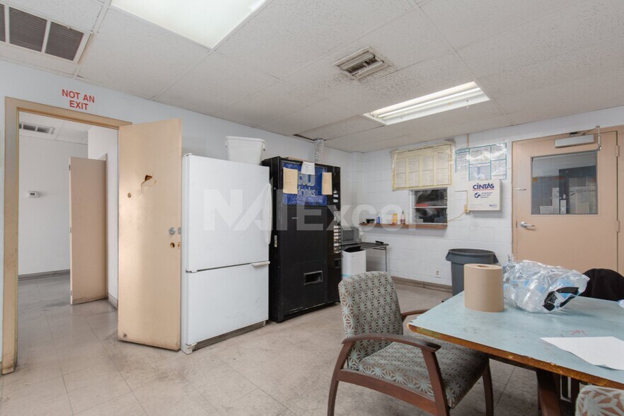 More Photos Of 3537 N Bruce St, North Las Vegas Truck Terminal For Sale