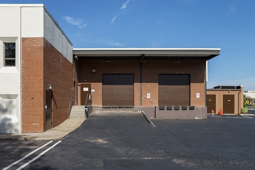 More Photos Of 4800 E 131st St, Garfield Heights Office For Sale