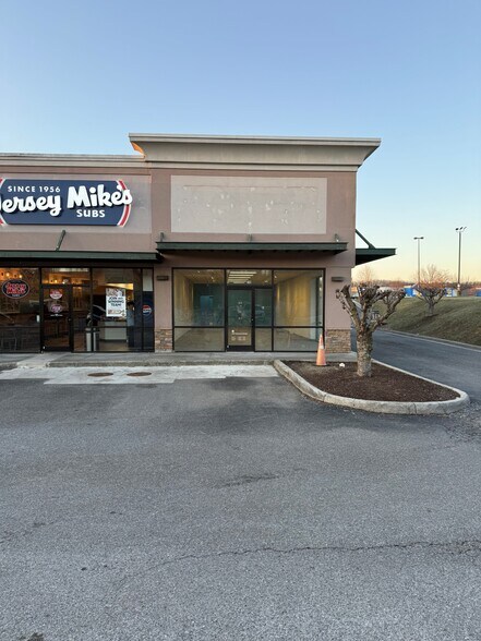 More Photos Of 198 Commonwealth Dr, Wytheville Storefront Retail Office For Lease
