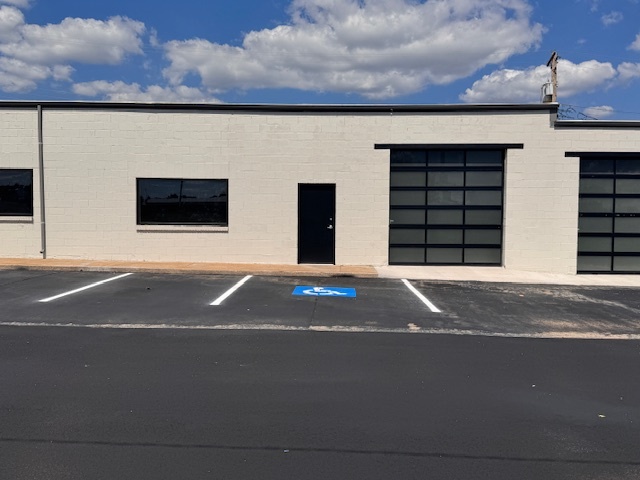 Primary Photo Of 3105 S Holliday Ave, Oklahoma City Service For Lease