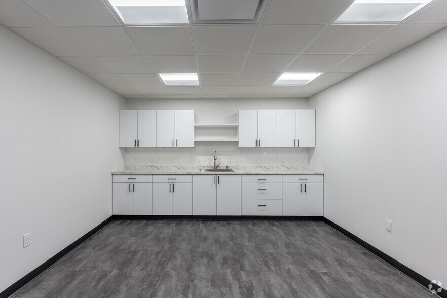 More Photos Of 200 Mamaroneck Ave, White Plains Unknown For Lease