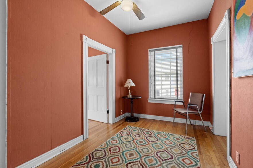 More Photos Of 120 W Main St, Wilmington Flex For Sale