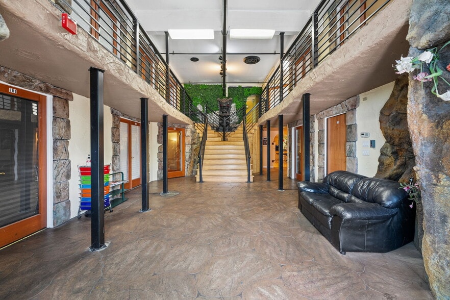More Photos Of 825-829 27th Ave, Oakland Manufacturing For Sale