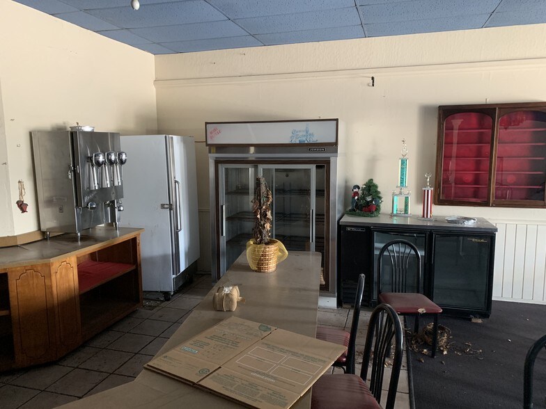 More Photos Of 1702-1780 Robertson Blvd, Chowchilla Unknown For Lease