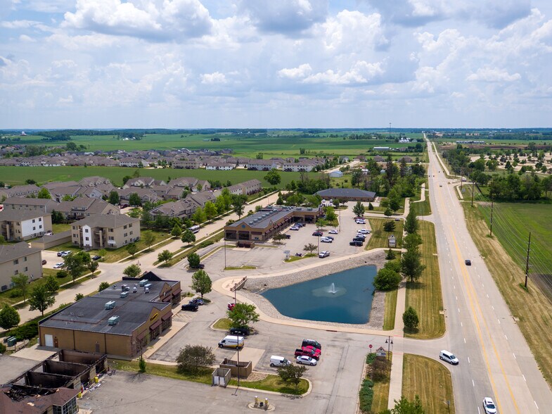 More Photos Of 5761 C St SW, Cedar Rapids General Retail For Lease