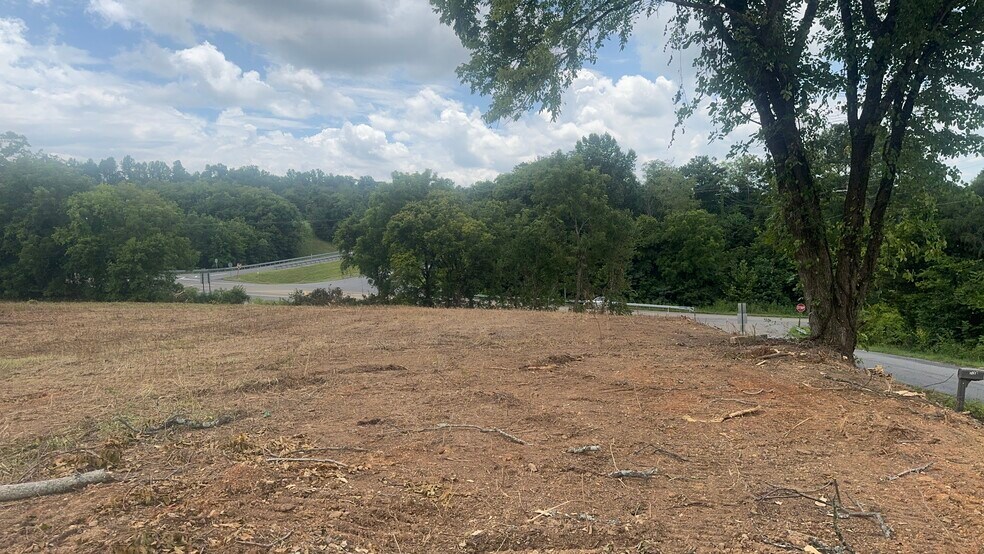 More Photos Of I-40 Exit 415, Dandridge Land For Lease