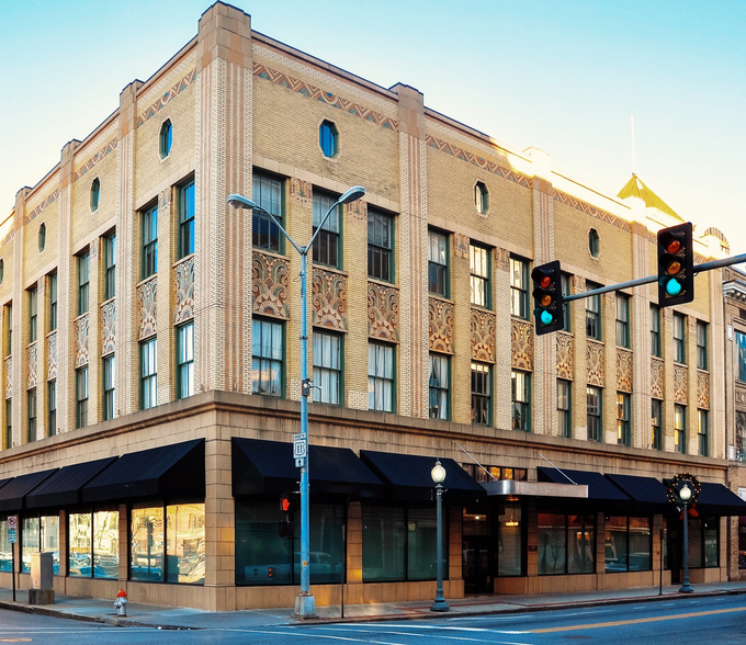 Primary Photo Of 35 Campbell Ave SW, Roanoke Apartments For Lease