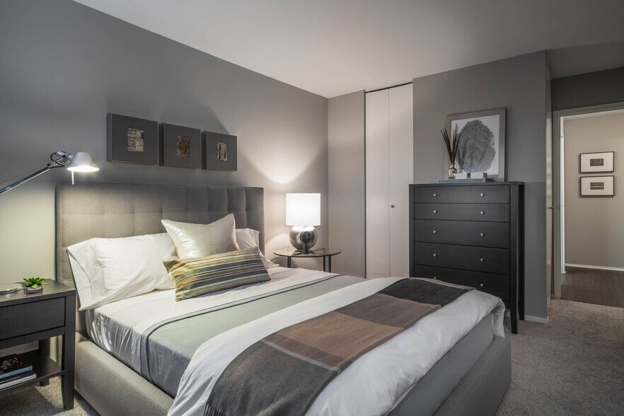 More Photos Of 4334 N Hazel St, Chicago Apartments For Lease