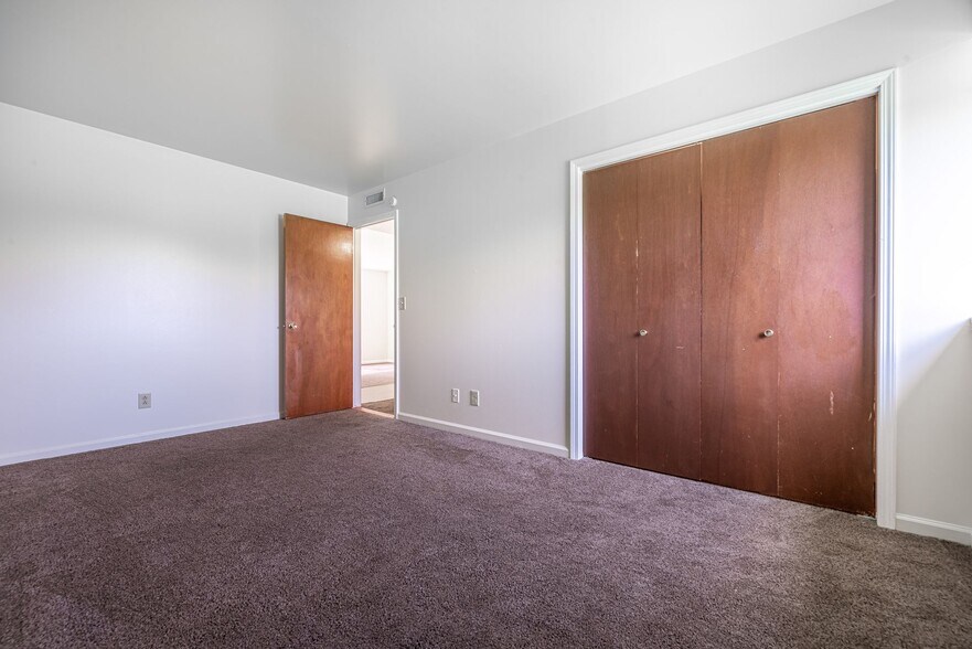 More Photos Of 261 Beattie Ave, Lockport Apartments For Sale