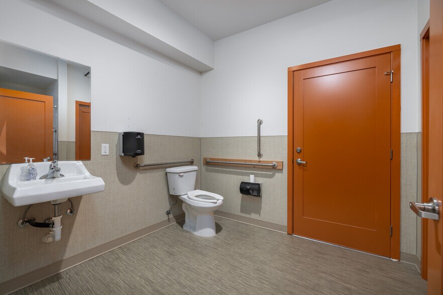 More Photos Of 12375 Reservation Rd, Anacortes Service For Lease