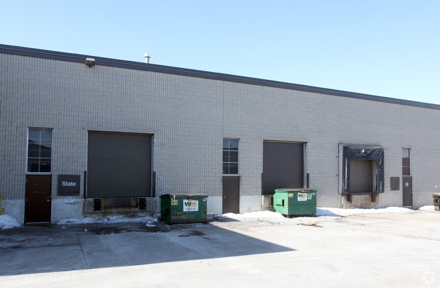 More Photos Of 1745 Meyerside Dr, Mississauga Showroom For Lease