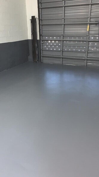 More Photos Of 7963 NW 33rd St, Doral Warehouse For Lease