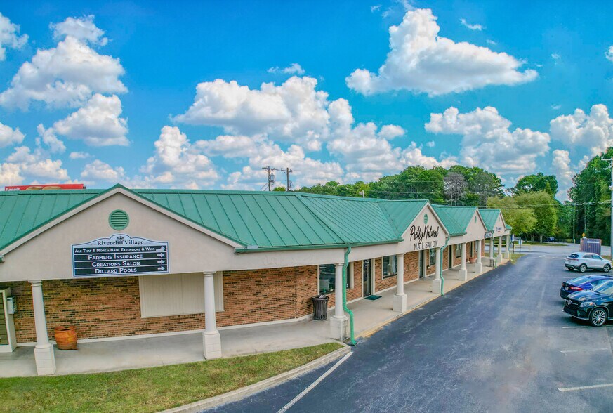 More Photos Of 4814 Stone Mountain Hwy, Lilburn Unknown For Lease