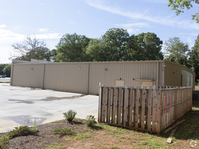 More Photos Of 619 S State St, Yadkinville Freestanding For Sale