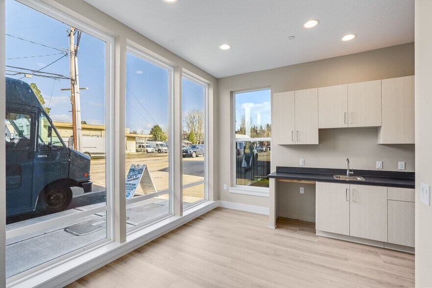 More Photos Of 22415 SW Pine St, Sherwood Flex For Sale