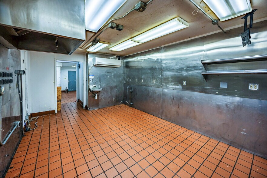 More Photos Of 1457 South St, Wheatland Fast Food For Lease